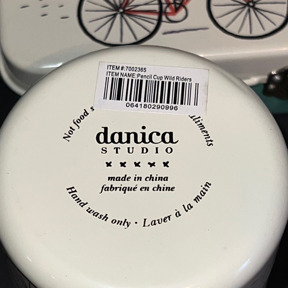 rabbits/aardvark/ostrich/caribou “Wild Rider” design metal pencil box & cup-NWT - Picture 10 of 16